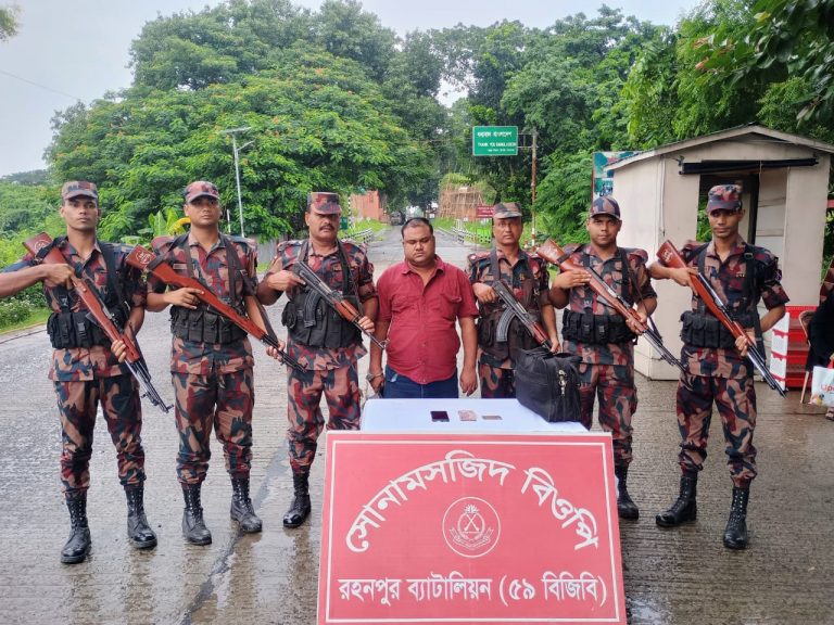 সোনামসজিদ সীমান্তে ভারতে অনুপ্রবেশের সময় ১জন আটক