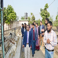 প্রয়াসের ফার্ম পরিদর্শনে গোদাগাড়ী উপজেলা নির্বাহী অফিসার