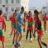 বিদ্রোহী ১৮ নারী ফুটবলারের সঙ্গে বাফুফের চুক্তি সম্পন্ন