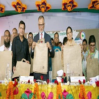 পলিথিন পেলেই জব্দ হবে: হুঁশিয়ারি পরিবেশ উপদেষ্টার