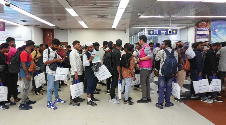 কিরগিজস্তান থেকে ফিরলেন প্রতারণার শিকার ১৮০ বাংলাদেশি