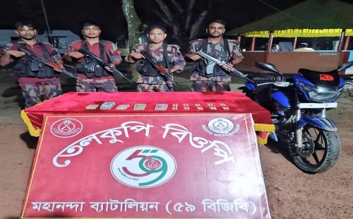 শিবগঞ্জে বিজিবির অভিযানে মাদক ও নগদ টাকা উদ্ধার