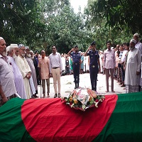 শিবগঞ্জে বীর মুক্তিযোদ্ধা রোজবুল হকের রাষ্ট্রীয় মর্যাদায় দাফন