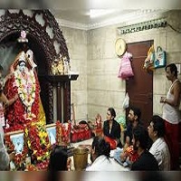 দেব-ইধিকা সেবক কালীবাড়িতে পূজা দিলেন