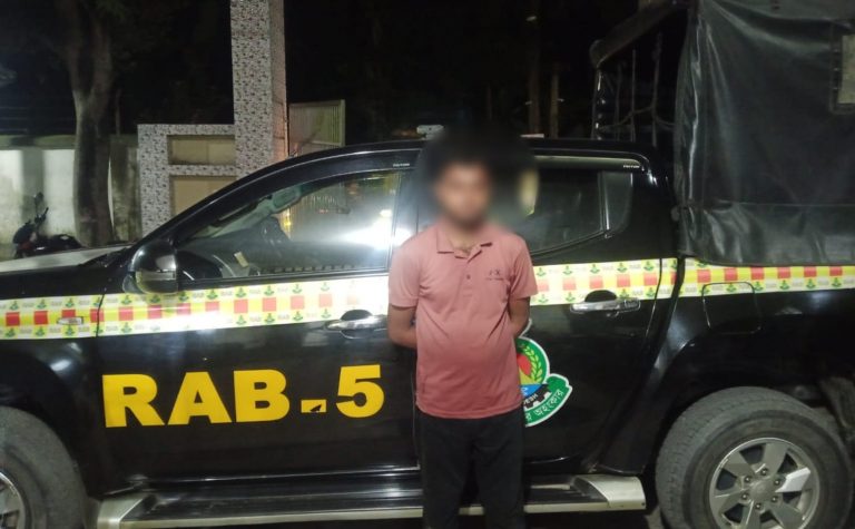 পুঠিয়ায় হেরোইনসহ এক মাদক ব্যবসায়ী গ্রেফতার