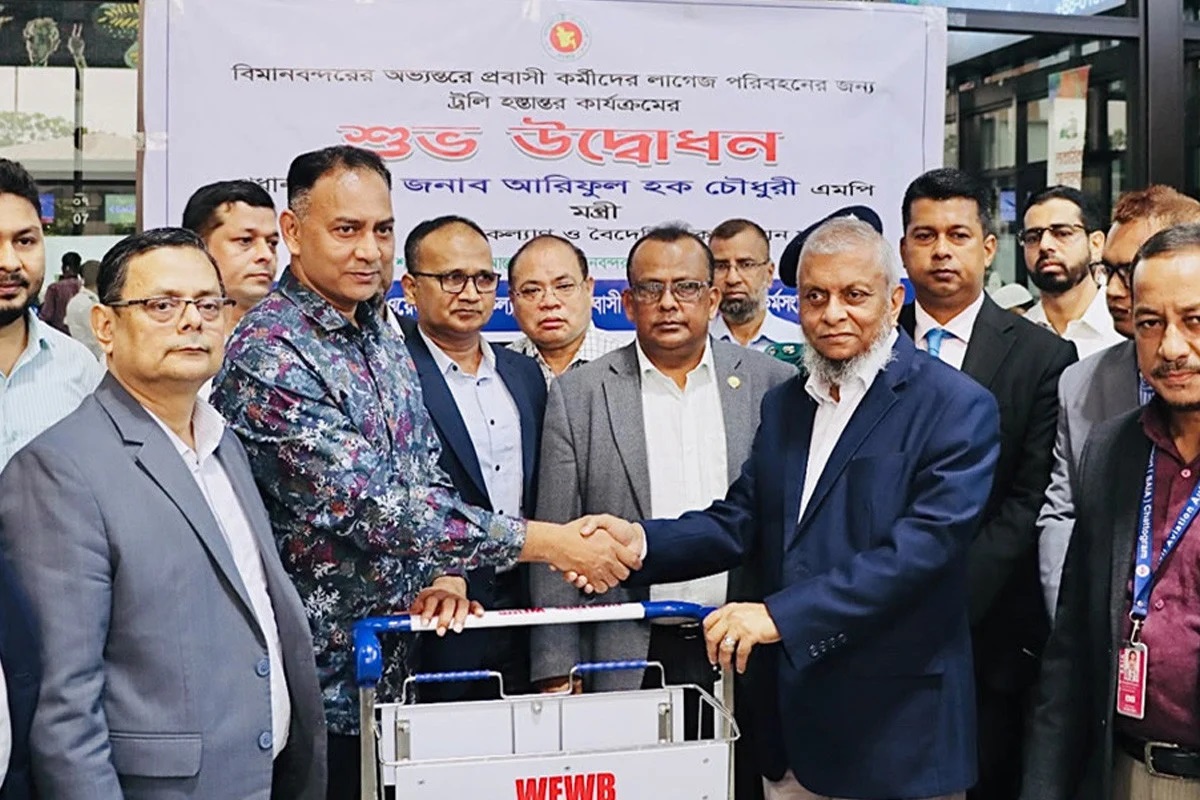 গত ৭ মাসে বিদেশে গেছেন ৪ লাখ ৩৪ হাজার কর্মী: প্রবাসীকল্যাণমন্ত্রী