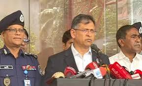 লুট হওয়া অস্ত্র উদ্ধারে তথ্য দিলে পুরস্কার ঘোষণা স্বরাষ্ট্রমন্ত্রীর