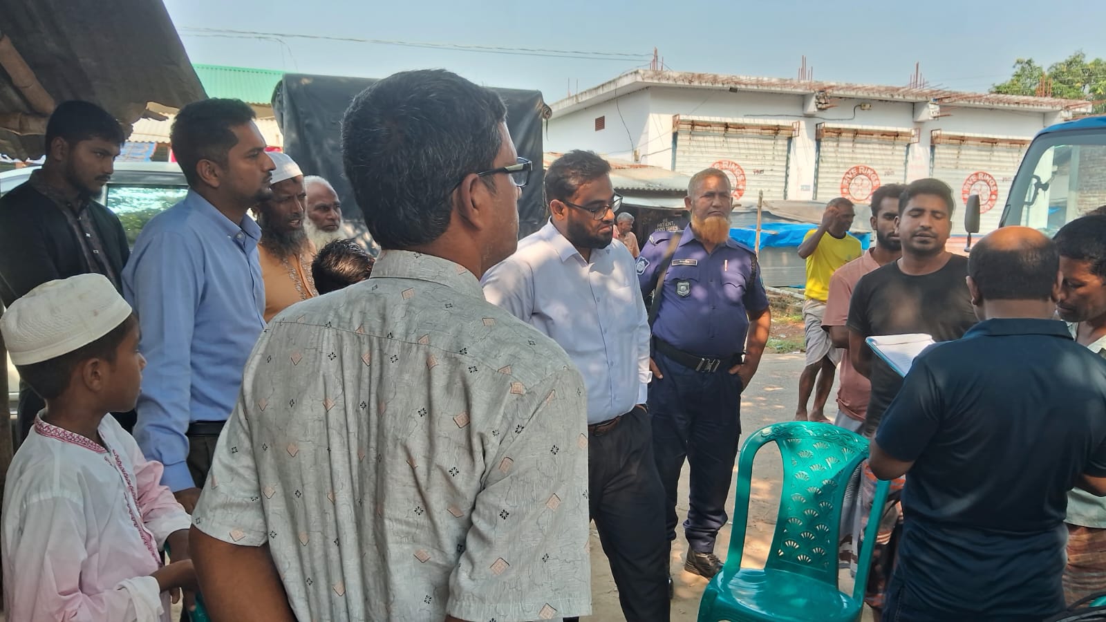 গোমস্তাপুরে অবৈধভাবে সার পাচারকালে ব্যবসায়ীকে জরিমানা