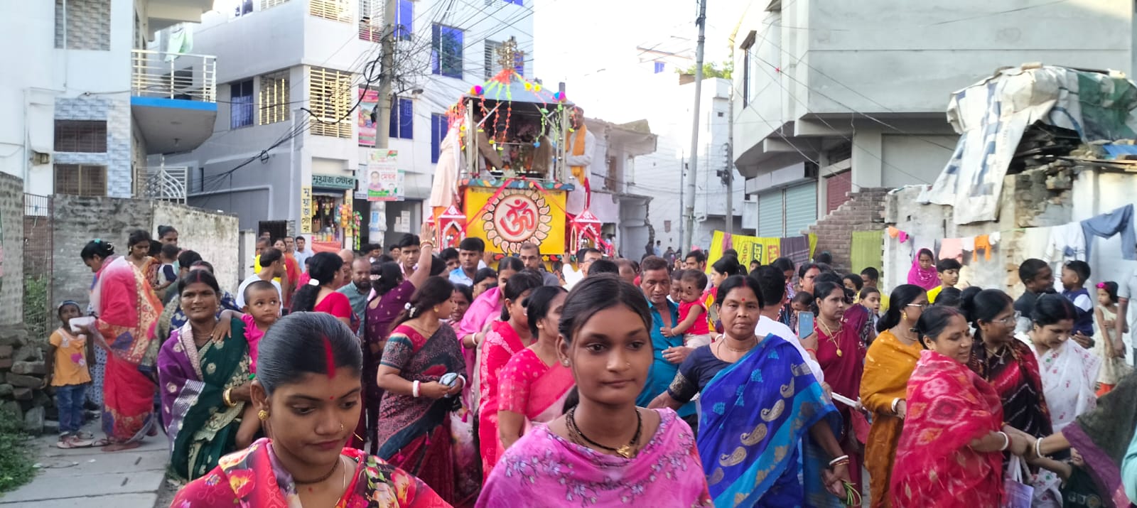 চাঁপাইনবাবগঞ্জে শ্রী শ্রী জগন্নাথ দেবের রথযাত্রা উপলক্ষে শোভাযাত্রা