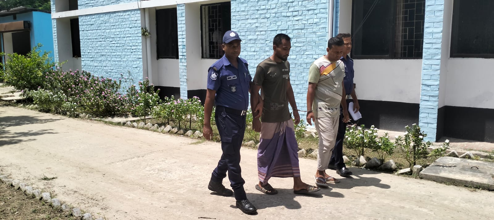 শিবগঞ্জে অটোরিকশা ছিনতাইয়ের জন্য চালককে হত্যা, ৫ দিন পর মরদেহ উদ্ধার