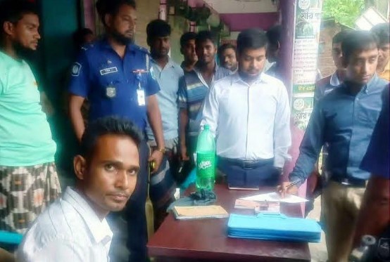 শিবগঞ্জে উচ্চমূল্যে সার বিক্রি, দুই ব্যবসায়ীকে ৬০ হাজার টাকা জরিমানা