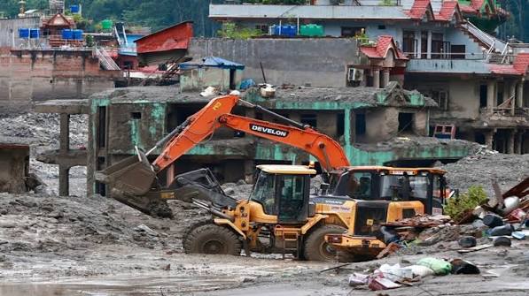 নেপাল ও চীন সীমান্তে নিখোঁজ প্রায় ৩ হাজার, প্রাণহানি ৬৩৩