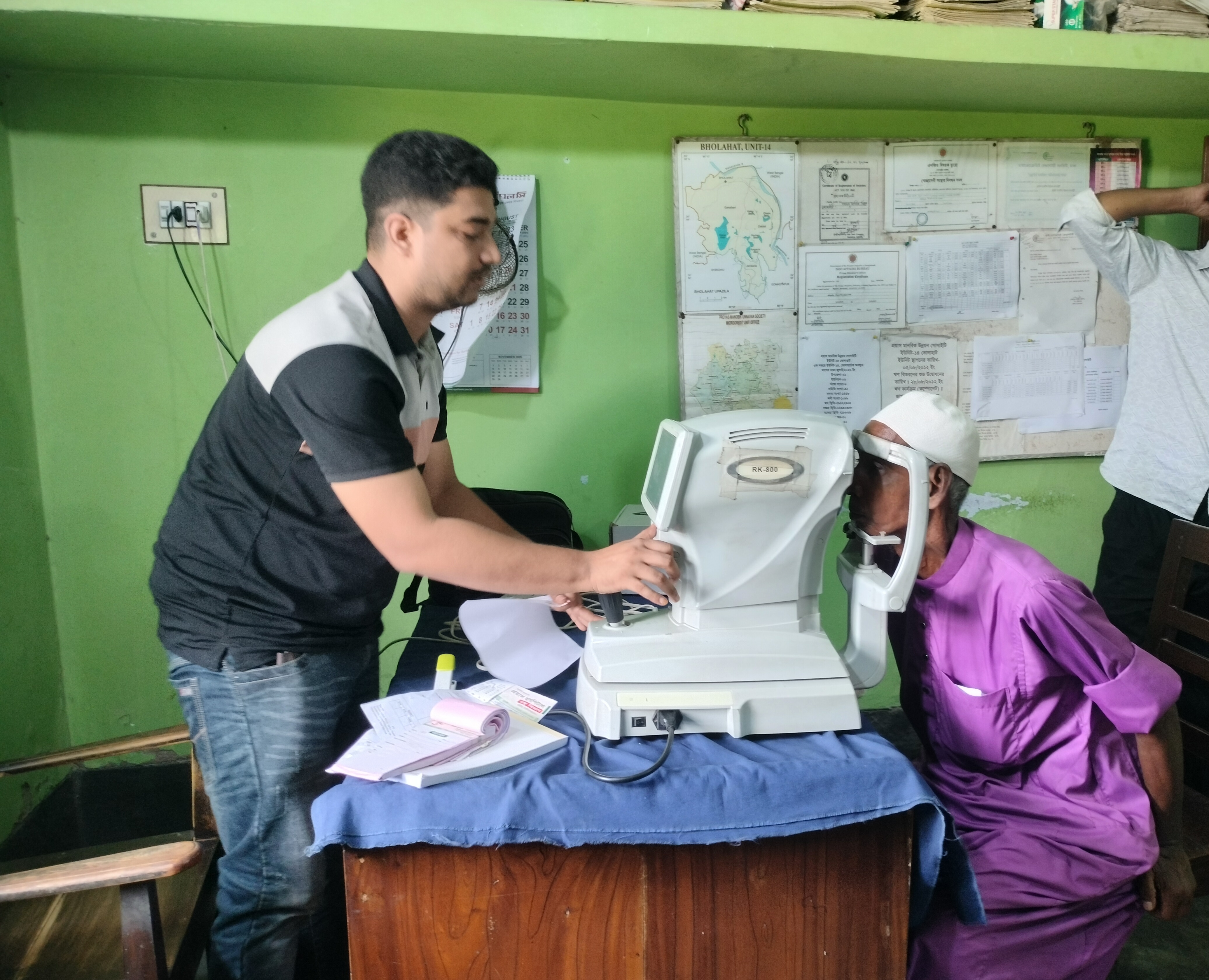 ভোলাহাটে বিনামূল্যে প্রয়াস হাসপাতালের চক্ষু চিকিৎসা ক্যাম্প