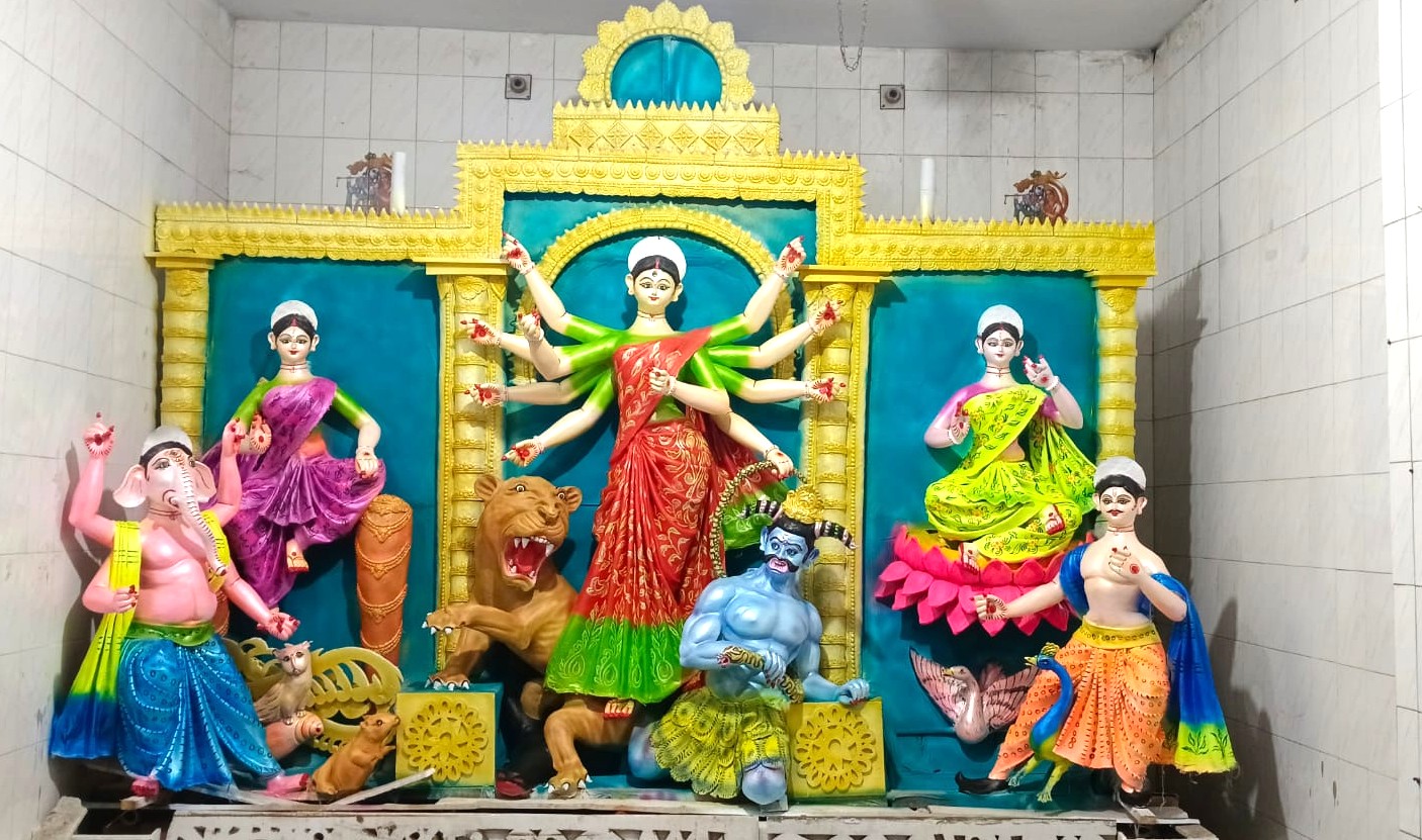 চাঁপাইনবাবগঞ্জে ১৬৪ টি মন্ডপে দূর্গাপুজা উদযাপনের প্রস্তুতি শেষ পর্যায়ে