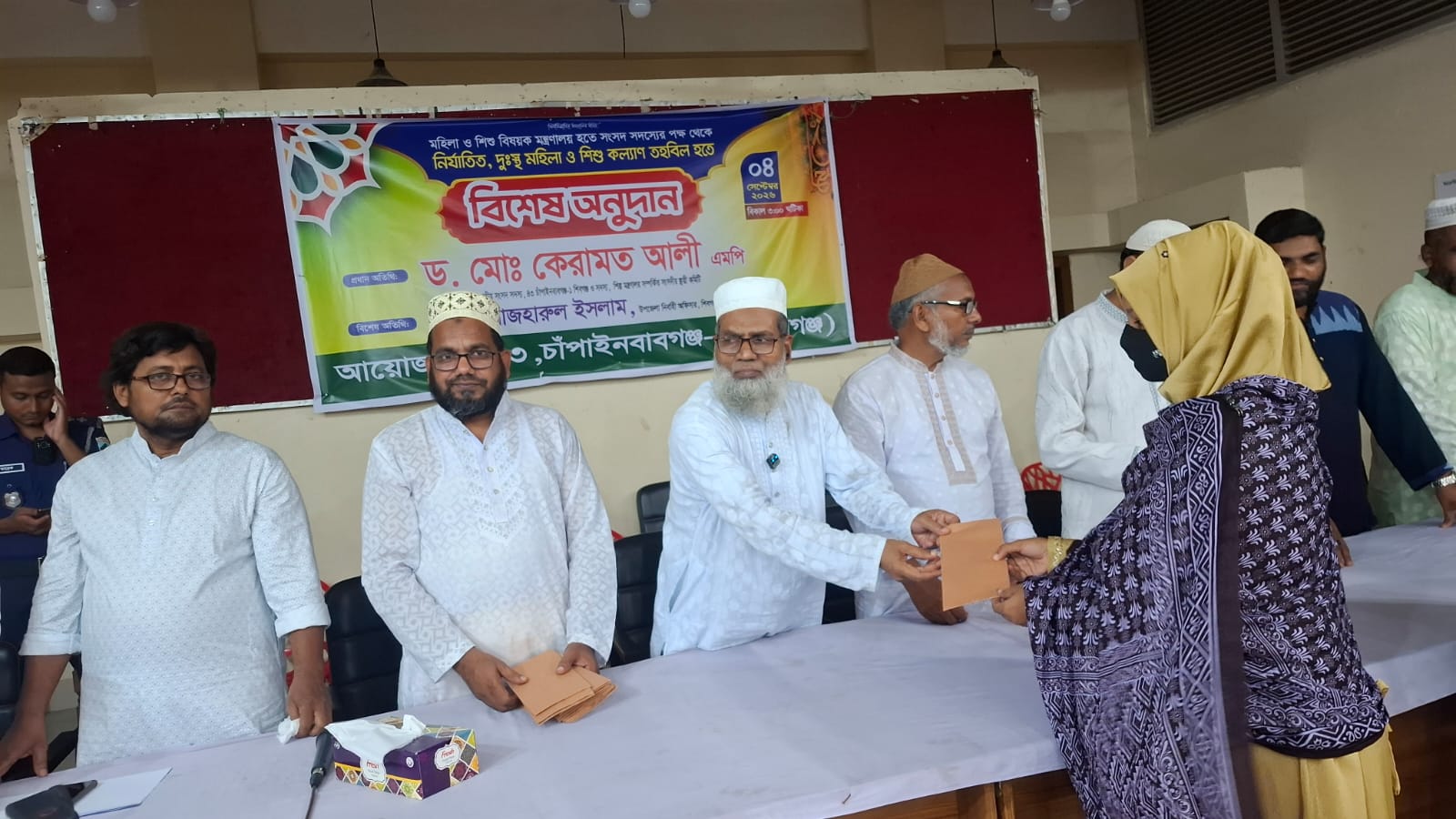 শিবগঞ্জে নির্যাতিত, দুঃস্থ নারী ও শিশুদের বিশেষ অনুদান প্রদান