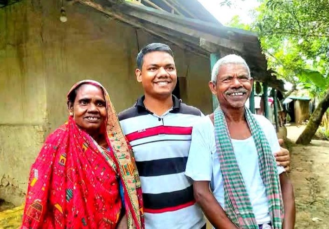 পান্তা ভাতের দিন পেরিয়ে বিচারকের পথে গোমস্তাপুরের কাজল পাঁড়ে