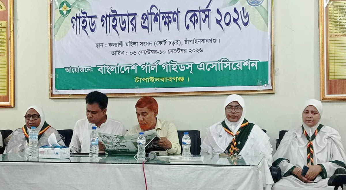 গোমস্তাপুরে বিতর্ক প্রতিযোগিতায় চ্যাম্পিয়ন আলীনগর বালিকা উচ্চ বিদ্যালয়