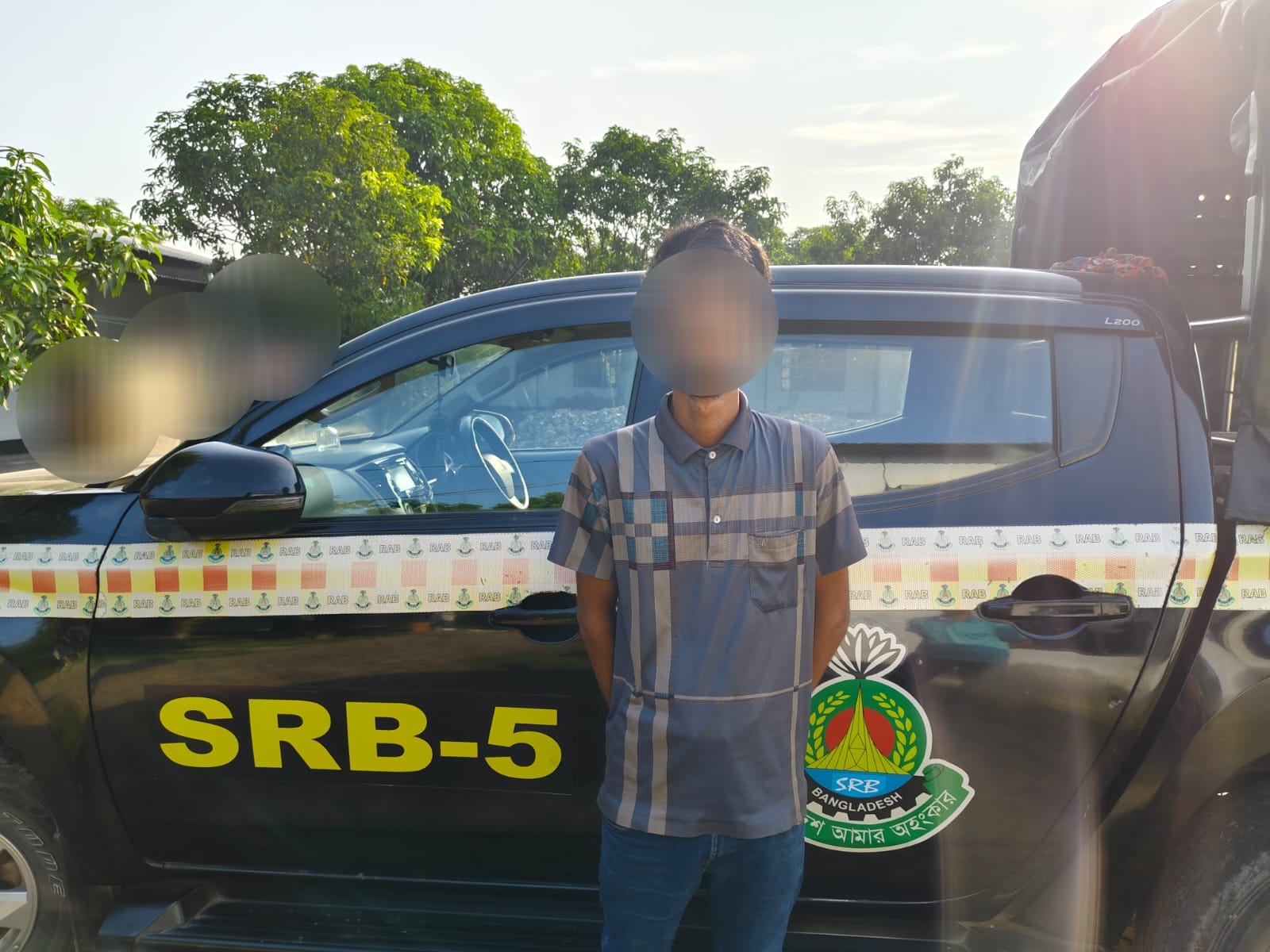 শিবগঞ্জে ৬ কেজি ৭৫১ গ্রাম হেরোইনসহ মাদক কারবারি গ্রেপ্তার