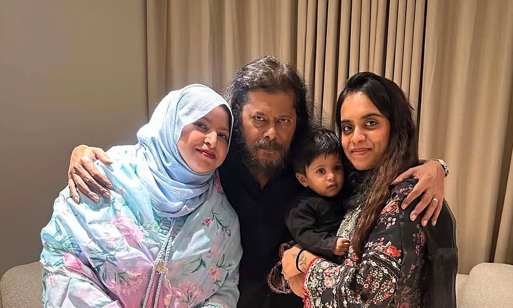 পরিবারের সঙ্গে জেমসের ঈদ উদযাপন, ছবি প্রকাশ করলেন প্রাক্তন স্ত্রী