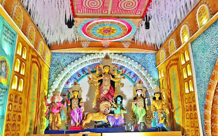 শারদীয় দুর্গাপূজা শুরু, আজ ষষ্ঠীপুজা