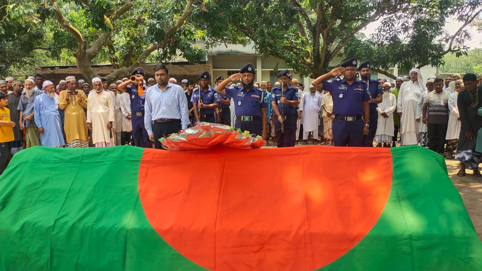 শিবগঞ্জে বীর মুক্তিযোদ্ধা নজরুল ইসলামের রাষ্ট্রীয় মর্যাদায় দাফন