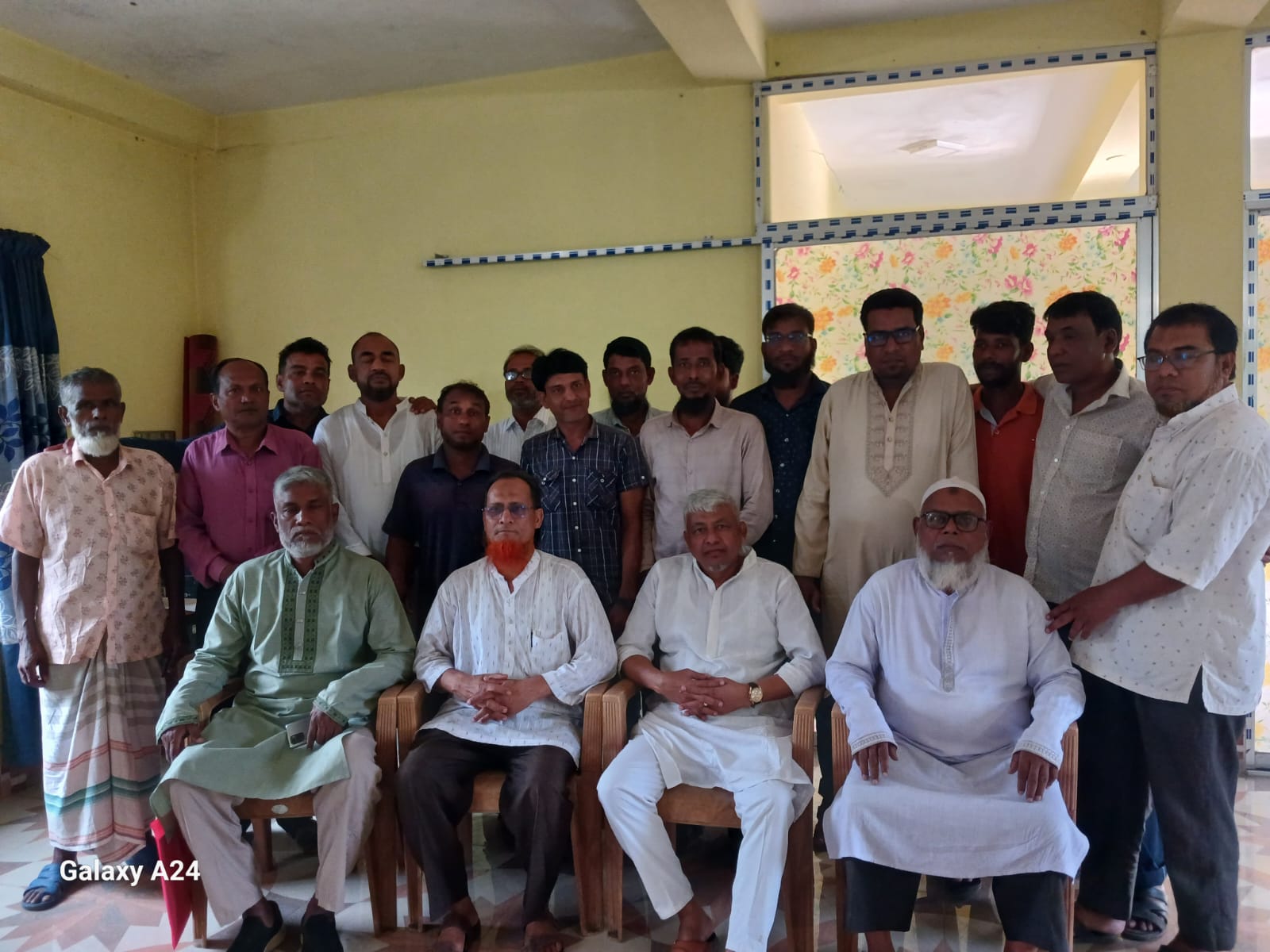 ১২ সদস্য ফিরলেন ট্রাক, ট্যাংকলরী ও কাভার্ডভ্যান শ্রমিক ইউনিয়নে