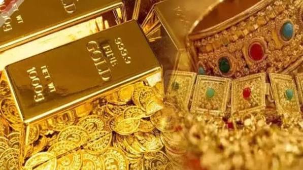 দেশের বাজারে স্বর্ণের দাম আরো কমলো