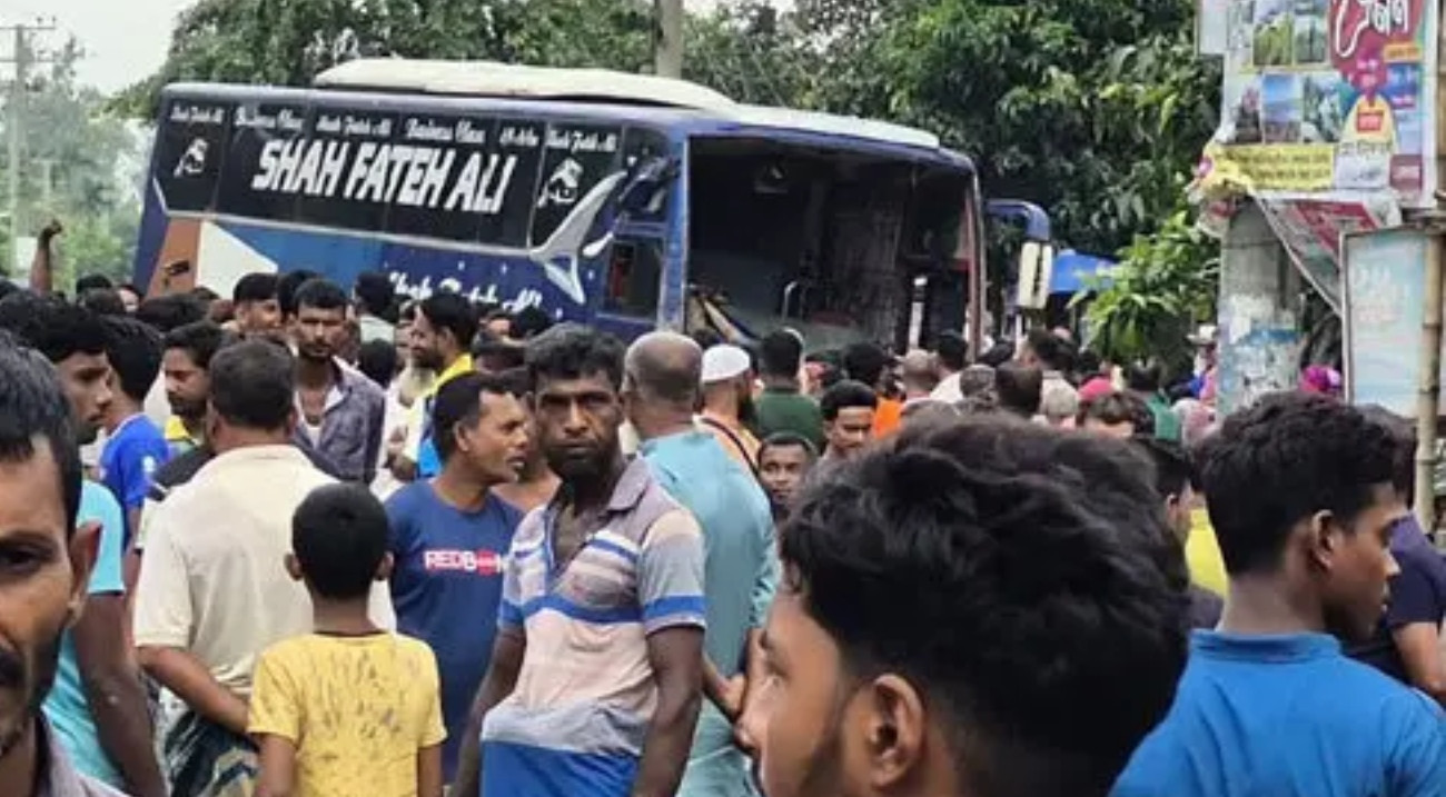 দেশের দুই মহাসড়কে ঝরল ১৬ প্রাণ