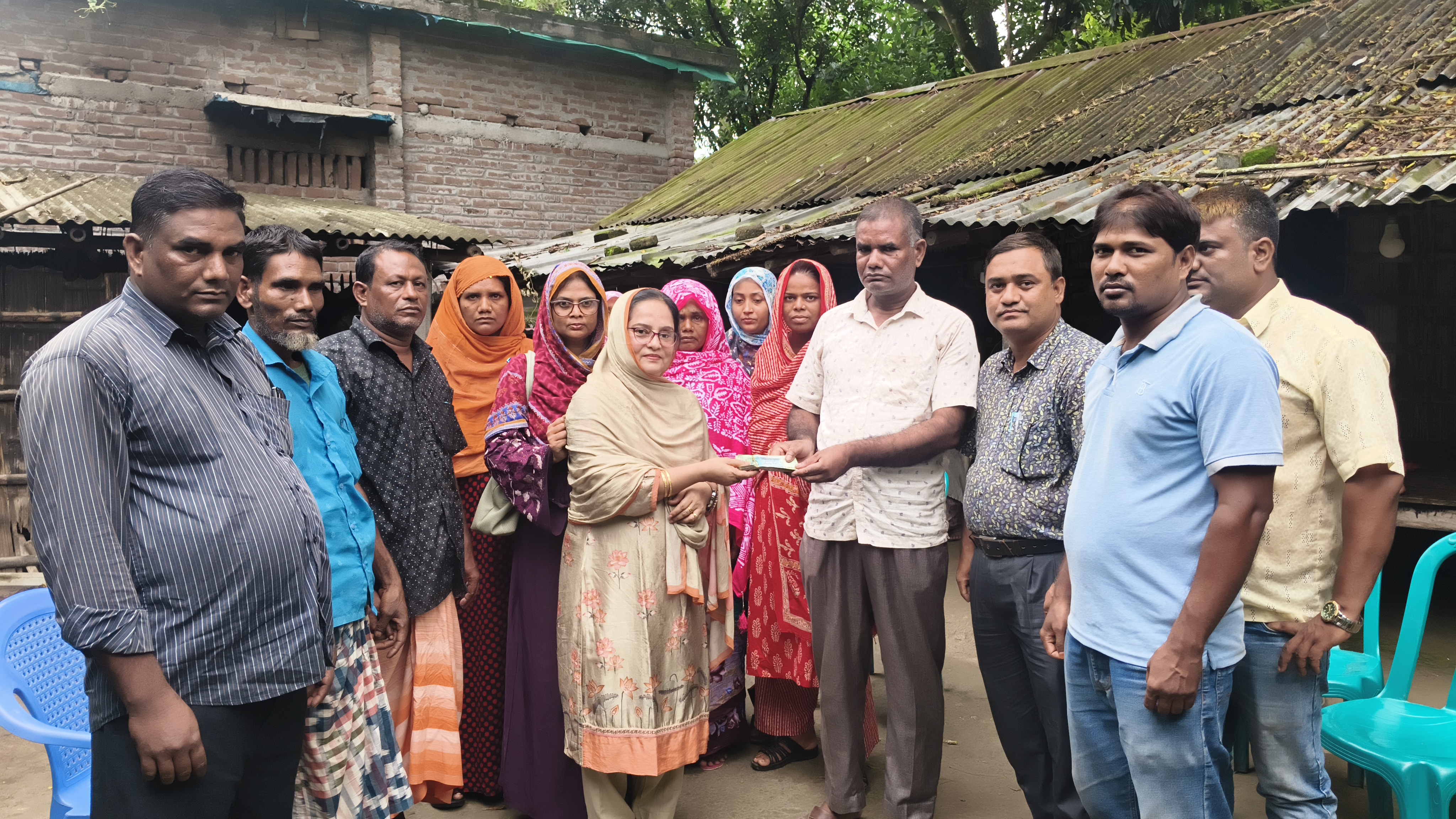কর্মী সালমা খাতুনের ইন্তেকাল শোকসন্তপ্ত পরিবারের পাশে প্রয়াস