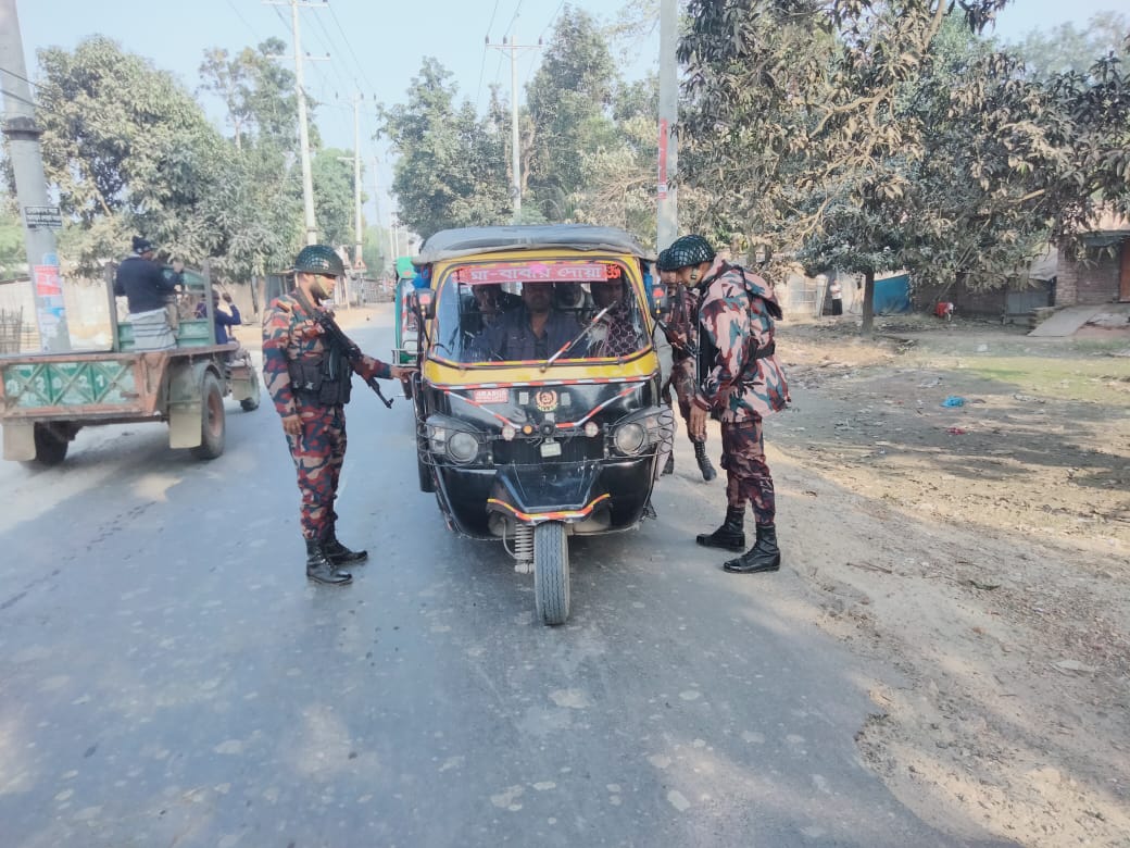 সম্ভাব্য পুশইন ঠেকাতে চাঁপাইনবাবগঞ্জ সীমান্তে সতর্ক বিজিবি