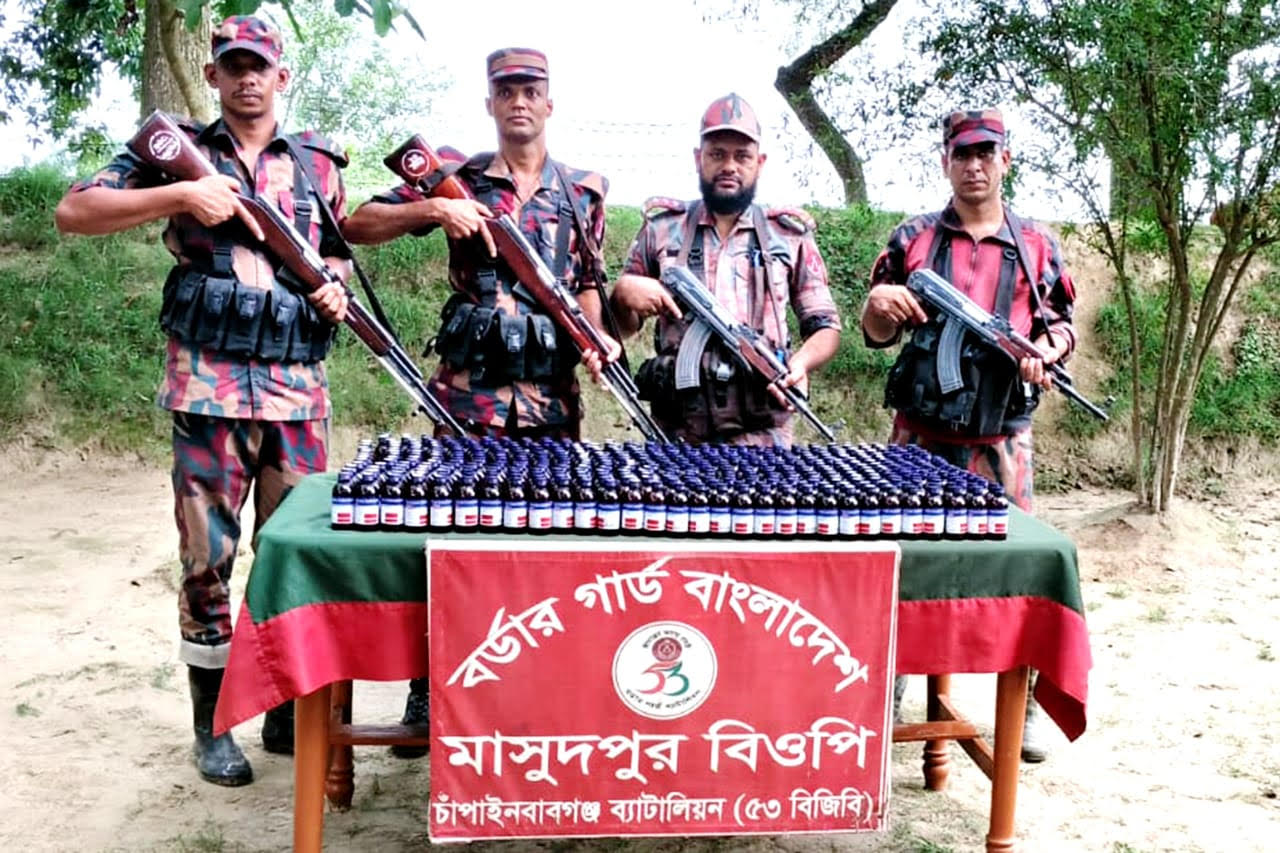 শিবগঞ্জে বিজিবির অভিযানে ভারতীয় নেশাজাতীয় সিরাপ জব্দ