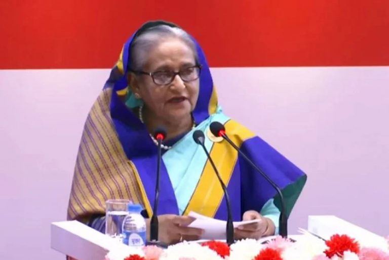 প্রাথমিক পর্যায়ে প্রতিটি স্কুলে কম্পিউটার ল্যাব করা হবে বলেছেন প্রধানমন্ত্রী