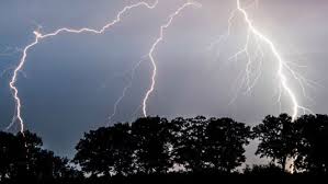 চাঁপাইনবাবগঞ্জ বজ্রপাতে দু’শিশু, এক নারীসহ ৩ জন নিহত