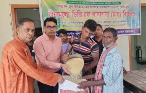 শিবগঞ্জে ৭৩ হাজার ৮৩৫ অসহায় পরিবার পেল ভিজিএফের চাল