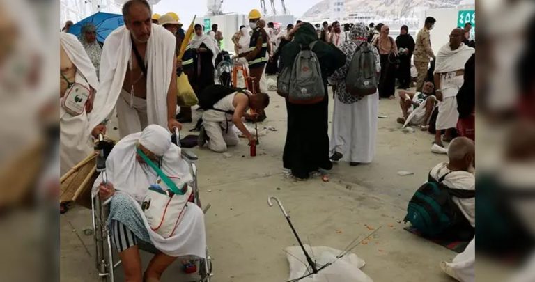 চলতি বছর  হজে গিয়ে মৃতযাত্রীর সংখ্যা ৯০০ ছাড়িয়েছে