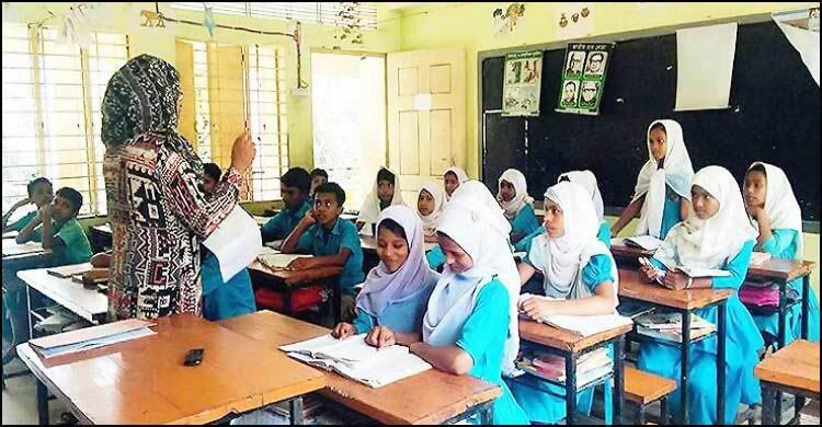 অষ্টম শ্রেণি চালুর জন্য প্রস্তুত ১৫৪ স্কুল, ৩ বছরে আরও ১ হাজার