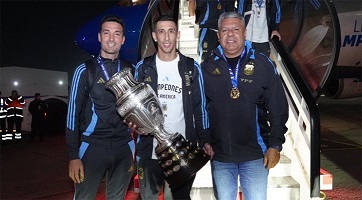 মেসিকে ছাড়াই কাপ নিয়ে দেশে ফিরলেন দি মারিয়ারা