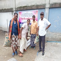 গোমস্তাপুরে কৃষকের মাঝে বিনামূল্যে কৃষি  প্রণোদনা বিতরণ