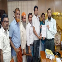 নন-এমপিও শিক্ষা প্রতিষ্ঠান এমপিওভুক্তির দাবিতে স্মারকিলিপি