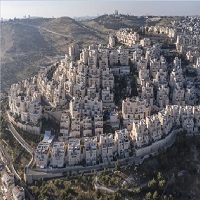 অবৈধ বসতি ছেড়ে পালাচ্ছে ইসরায়েলিরা