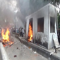 মহানন্দা সেতুর টোলঘরে আগুন