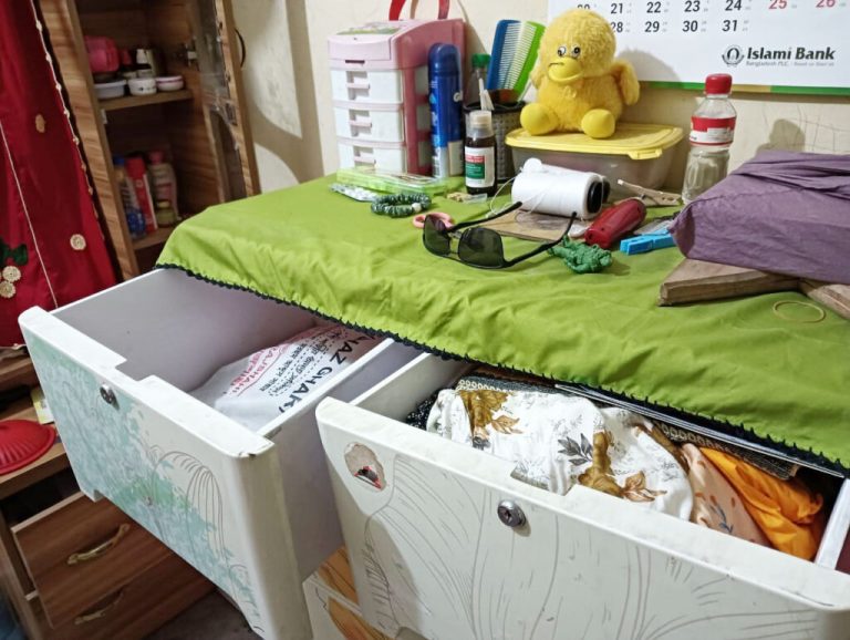 শিবগঞ্জ উপজেলা স্বাস্থ্য কমপ্লেক্সের কোয়ার্টার থেকে দিনের বেলায় আবারো চুরি