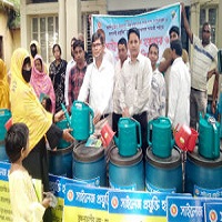 সাইলেজ প্রযুক্তি হস্তান্তর ২২ খামারির কাছে