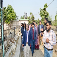 প্রয়াসের ফার্ম পরিদর্শনে গোদাগাড়ী উপজেলা নির্বাহী অফিসার