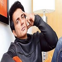 প্রচারের আলো নিয়ে বলিউডে অজানা তথ্য ফাঁস করলেন সোনু 