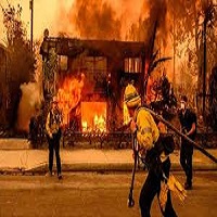 যুক্তরাষ্ট্রের লস অ্যাঞ্জেলেসের দাবানল কিছুটা নিয়ন্ত্রণে