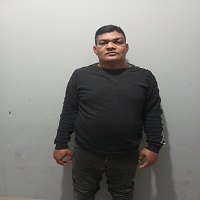 গোয়েন্দা পুলিশের মিথ্যা পরিচয়ে ছিনতাই, জনতার হাতে আটক, গণধোলাই দিয়ে পুলিশে সোপর্দ