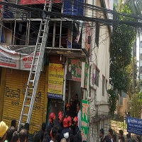 শাহজাদপুরে ভবনে আগুন, চারজনের মৃত্যু