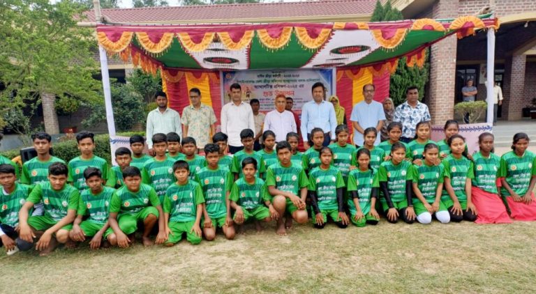 চাঁপাইনবাবগঞ্জে অ্যাথলেটিকস প্রশিক্ষণ নিচ্ছেন ৪০ শিক্ষার্থী