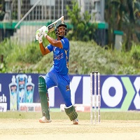 ১৩০ রান তাড়ায় তামিমের দুর্দান্ত সেঞ্চুরি